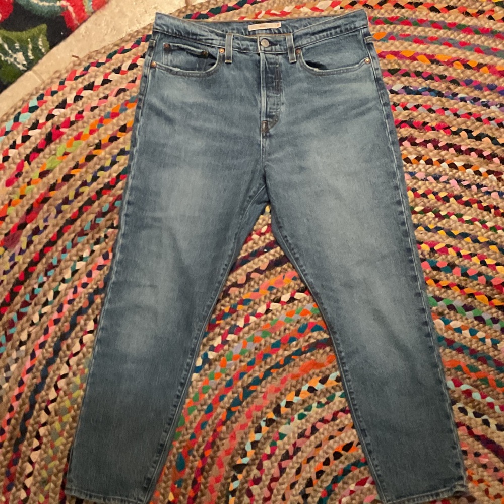 Levis Wedgie 31